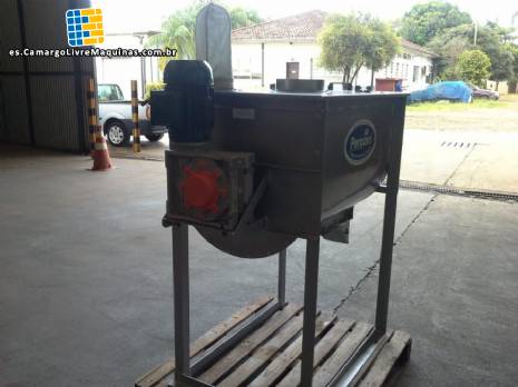 Mezclador horizontal para homogeneizar productos en polvo s�lido