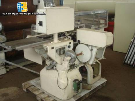 M�quina de doble torsi�n