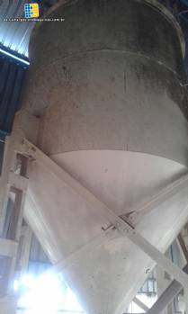 2 silos para el almacenamiento de azcar con capacidad de 10 toneladas cada uno