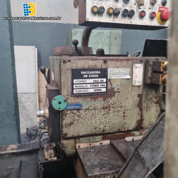 M�quina de centrado y refrentado de ejes WMW