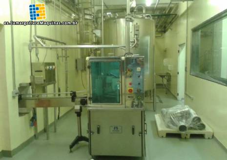 L�nea para la producci�n de zumo / refresco / bebida y relleno en las copas / ollas