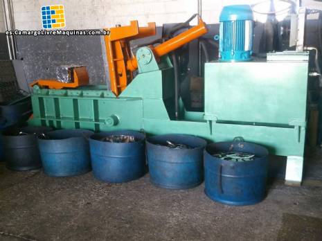 Prensa hidr�ulica para hacer pacas