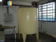 Tanque interno con camisa de acero inoxidable de 2.000 litros.
