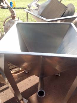 Alimentaci�n de silos para cinta transportadora en acero inoxidable