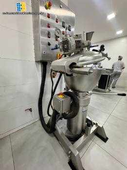 Procesador de alimentos Geiger de 25 litros, de acero inoxidable y cortador.