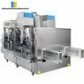 L�nea de envasado con etiquetadora y encajadora para productos de limpieza