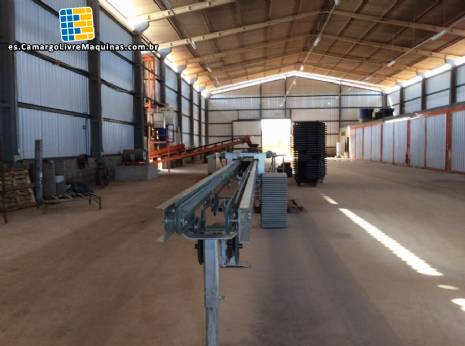 M�quina Vortex para la fabricaci�n de tejas de hormig�n