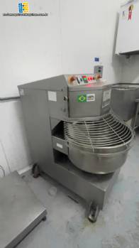 Amasadora de acero inoxidable con batidor de espiral Metal�rgica Pescador