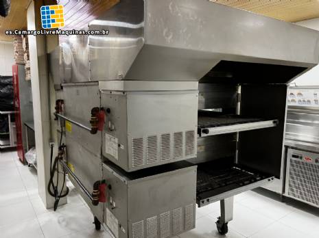 Horno transportador Lincoln de acero inoxidable para hornear galletas y pizza.
