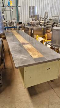 Cinta transportadora con mesa auxiliar de acero inoxidable