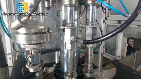 L�nea para m�quina de llenado de aerosol Cosmar Omas