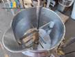 Olla con camisa de acero inoxidable de 50 litros.