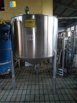 Tanque de acero inoxidable 2.000 L con agitador