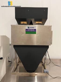 Dosificadora y pesadora automática Cetro con 2 básculas, capacidad de 2 a 10 kg, hasta 40 paquetes por minuto. Dosificadora y pesadora automática Cetro con 2 básculas, capacidad de 2 a 10 kg, hasta 40 paquetes por minuto.