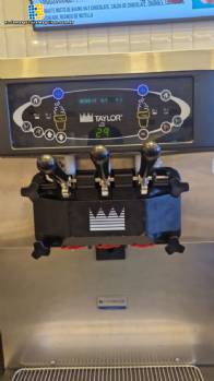 Máquina para hacer helado espresso de acero inoxidable Top Taylor con 3 boquillas Máquina para hacer helado espresso de acero inoxidable Top Taylor con 3 boquillas