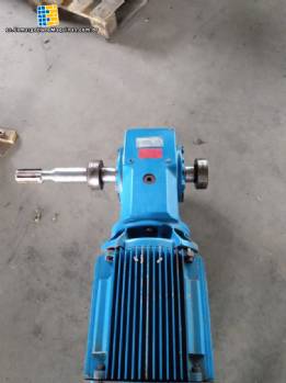 Reductor con motor SEW-Eurodrive de 20 HP Reductor con motor SEW-Eurodrive de 20 HP