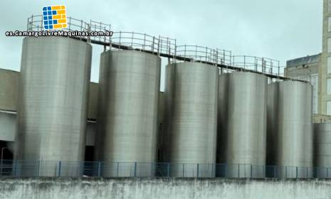 Tanque de almacenamiento de acero inoxidable, 10.000 litros. Tanque de almacenamiento de acero inoxidable, 10.000 litros.